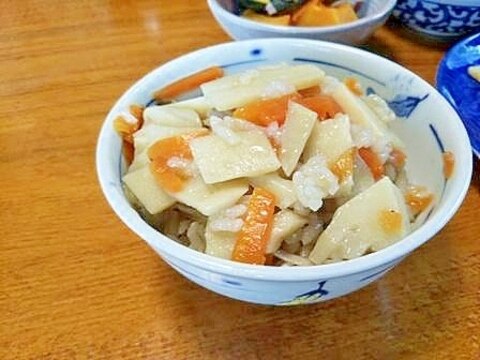 筍ごはん　にんじん・舞茸入り　アラフィフ向け